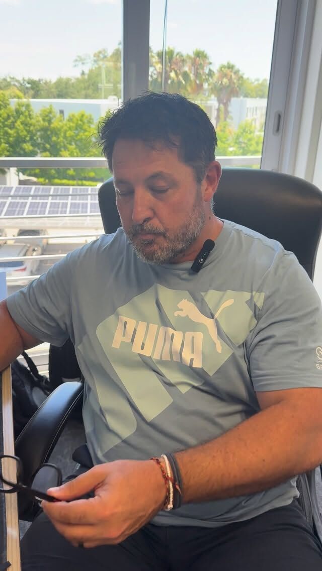 One last Posduif Cup for the man who gave it its name; the man, the myth, the Posduif himself. @jcdhanekom62
Rugby family closing the year in true SAS style.
Vote for the team you’re backing to take it home ⛳️🐦