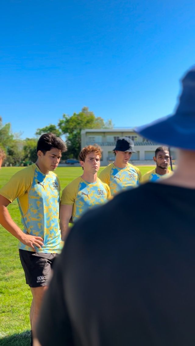 Focused and Prepared✔️

Yesterday’s captain’s run was all about preparation for today’s game against the @aussie7s team, who are here at @sas_training_ for their training camp. 

#sasrugby #rugby #sevensrugby #rugby7s #southafrica